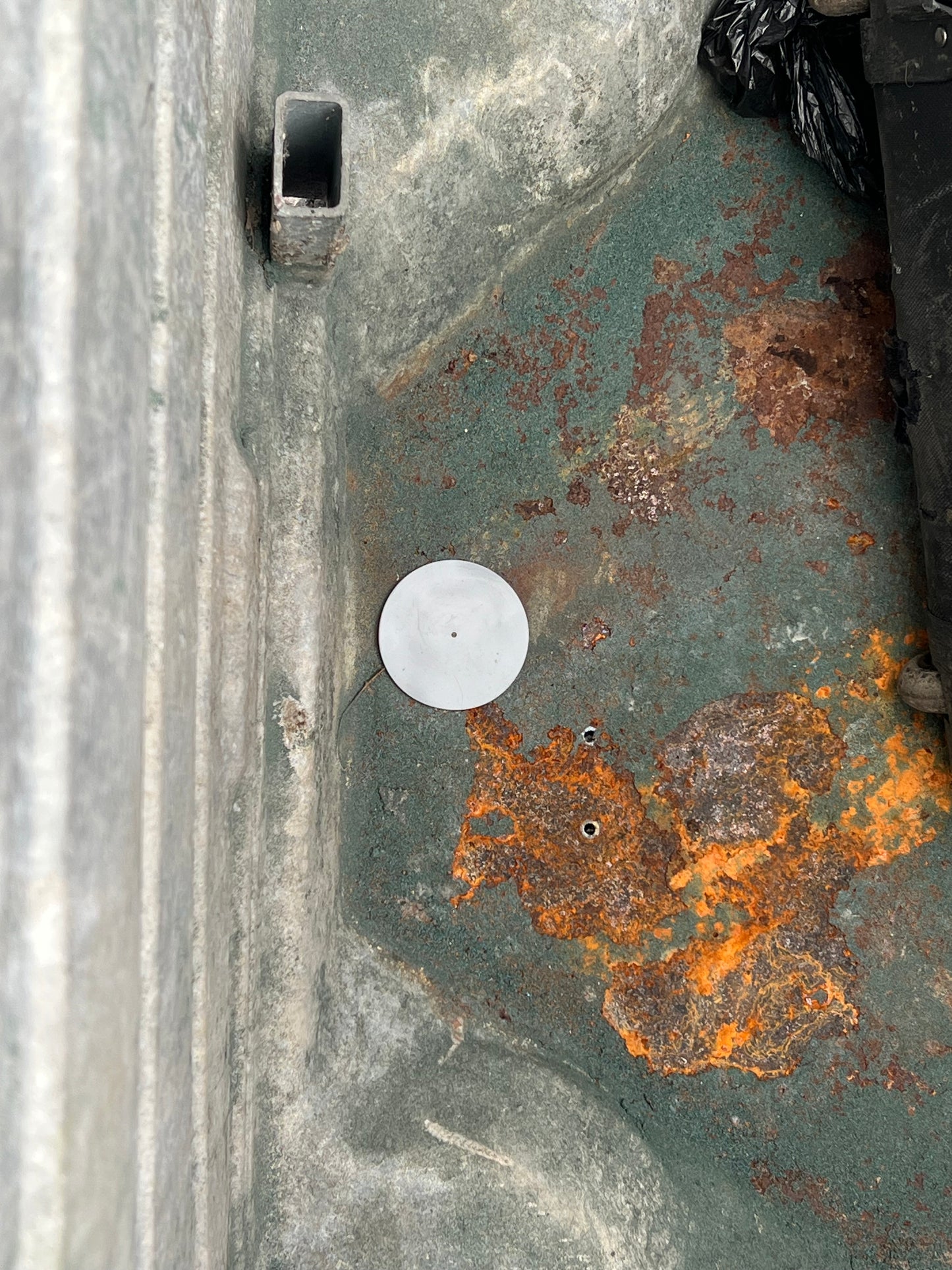 Taylor Wheelie Bin Drainage Hole Plug, Prevents Rats Entering Bins Through Drainage Hole, For 5cm Diameter Hole