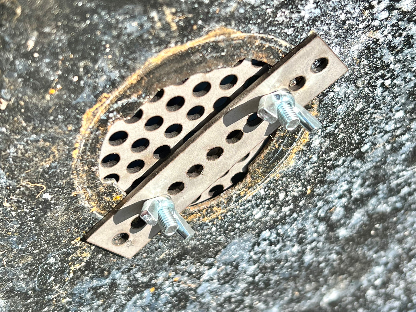 Taylor Wheelie Bin Drainage Hole Cover, Prevents Rats Entering Bins Through Drainage Hole, For 20mm To 80mm Diameter Hole's